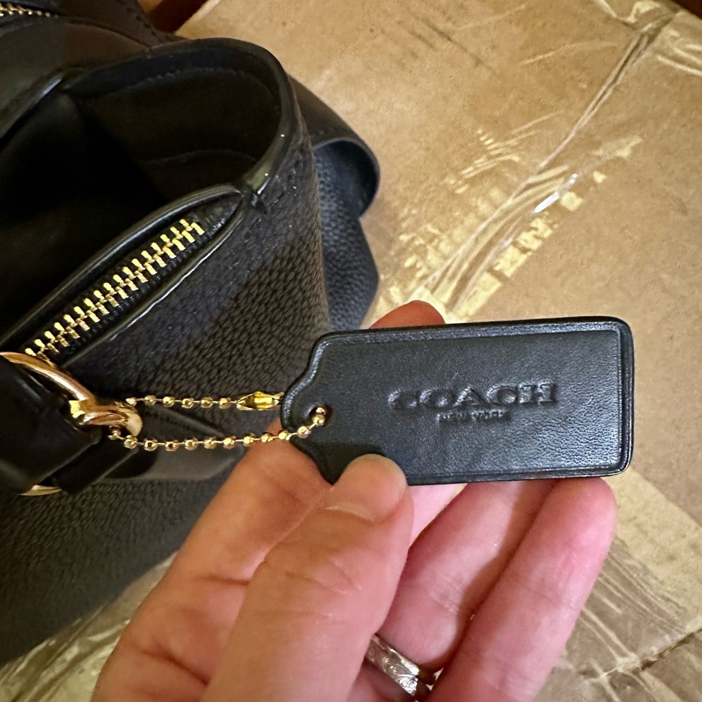 Black and gold Coach bag, medium sized. - Picture 3 of 10